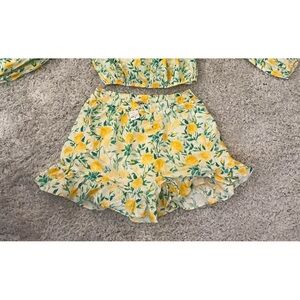 2 Piece White and Yellow Floral short set. New with tags. Size 2x